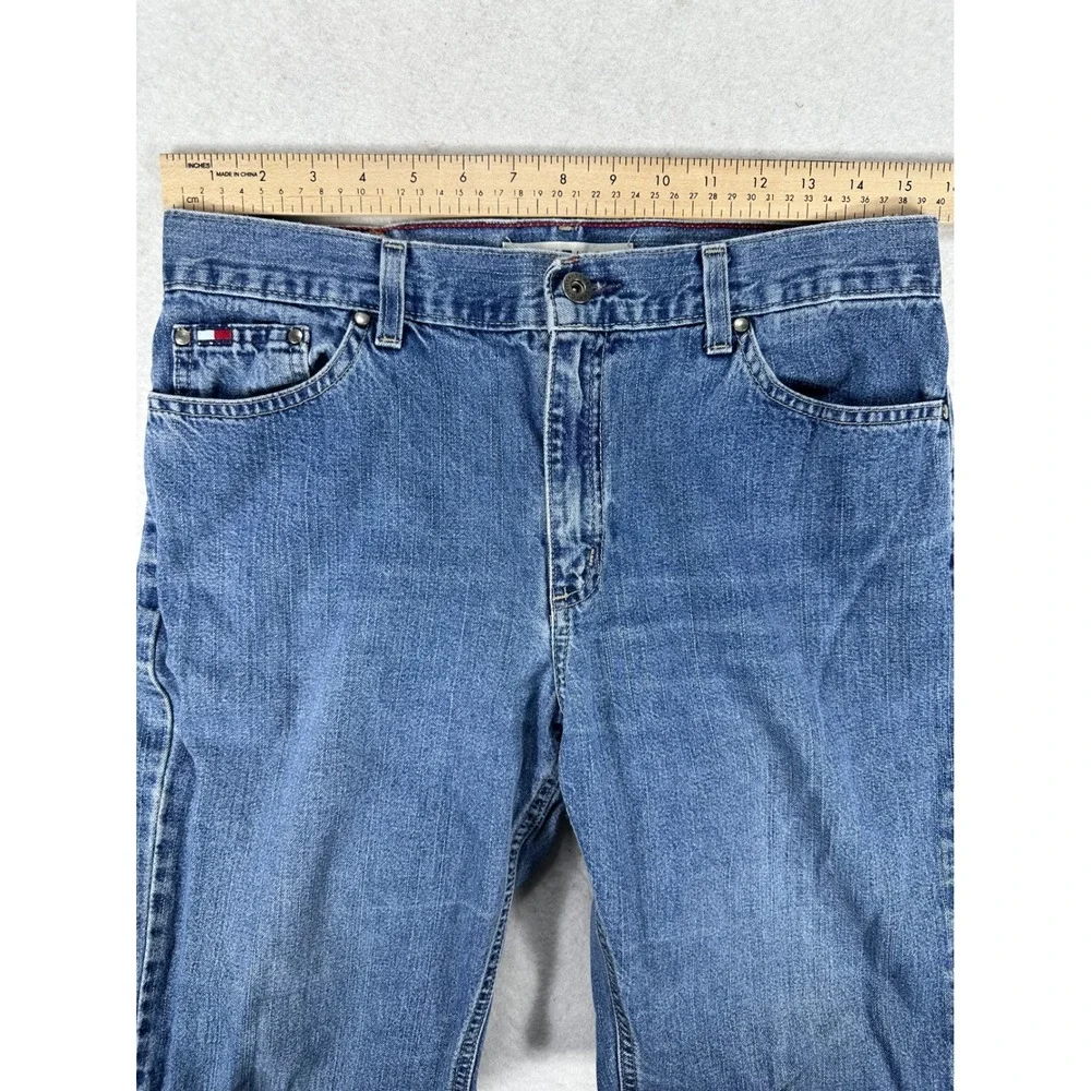 Tommy Hilfiger Classic Fit Jeans Womens  6A Medium Wash Straight Leg High Rise
